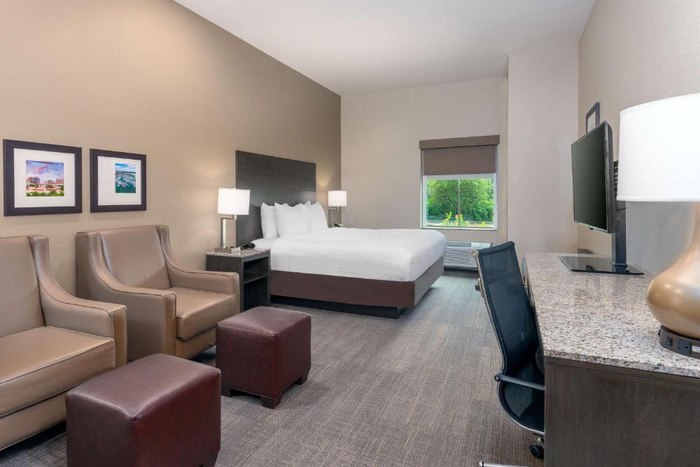 Queen Room with Two Queen Beds and Bath Tub - Disability Access interior